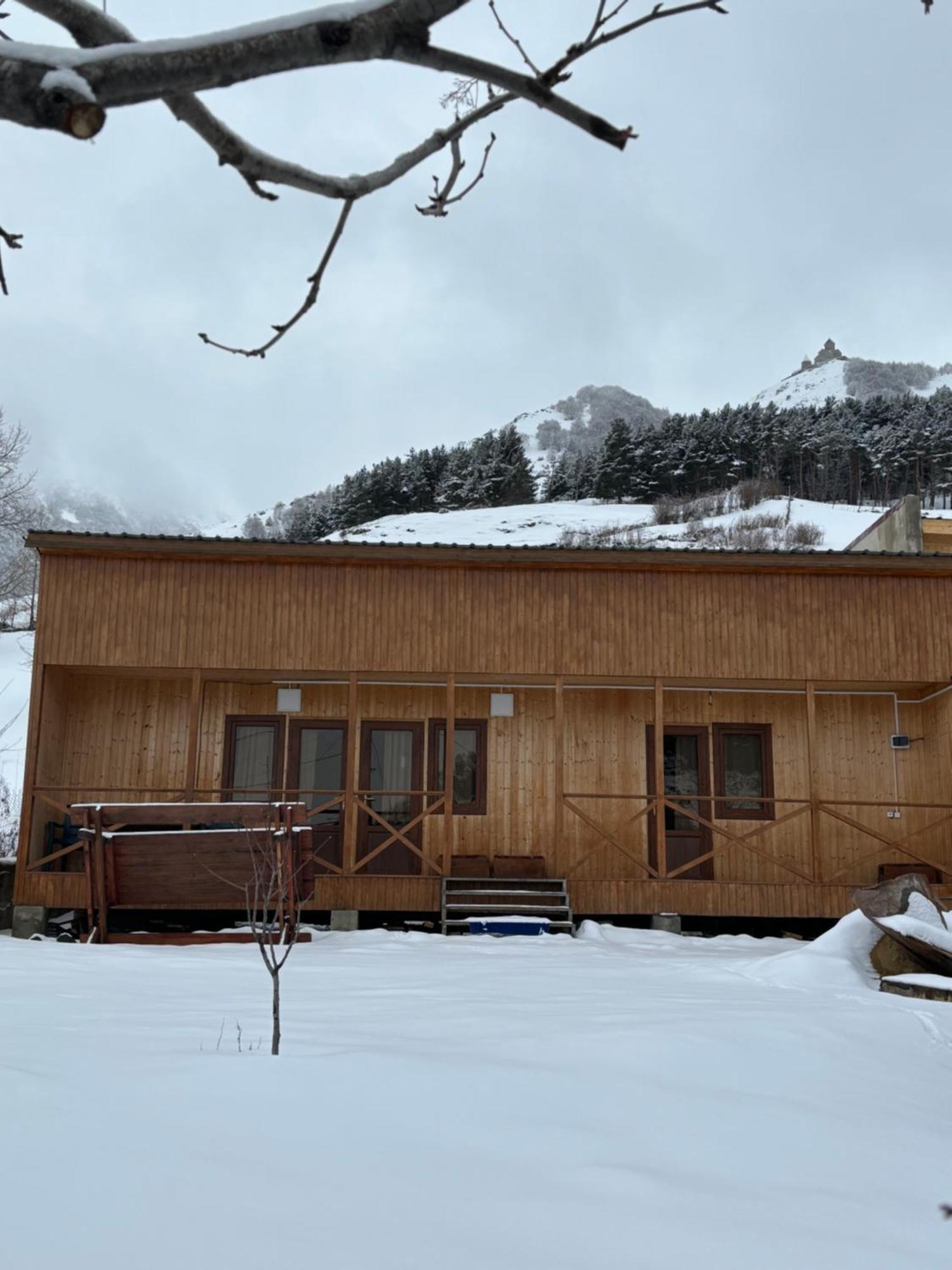 Family Hostel Nika Kazbegi Exterior photo